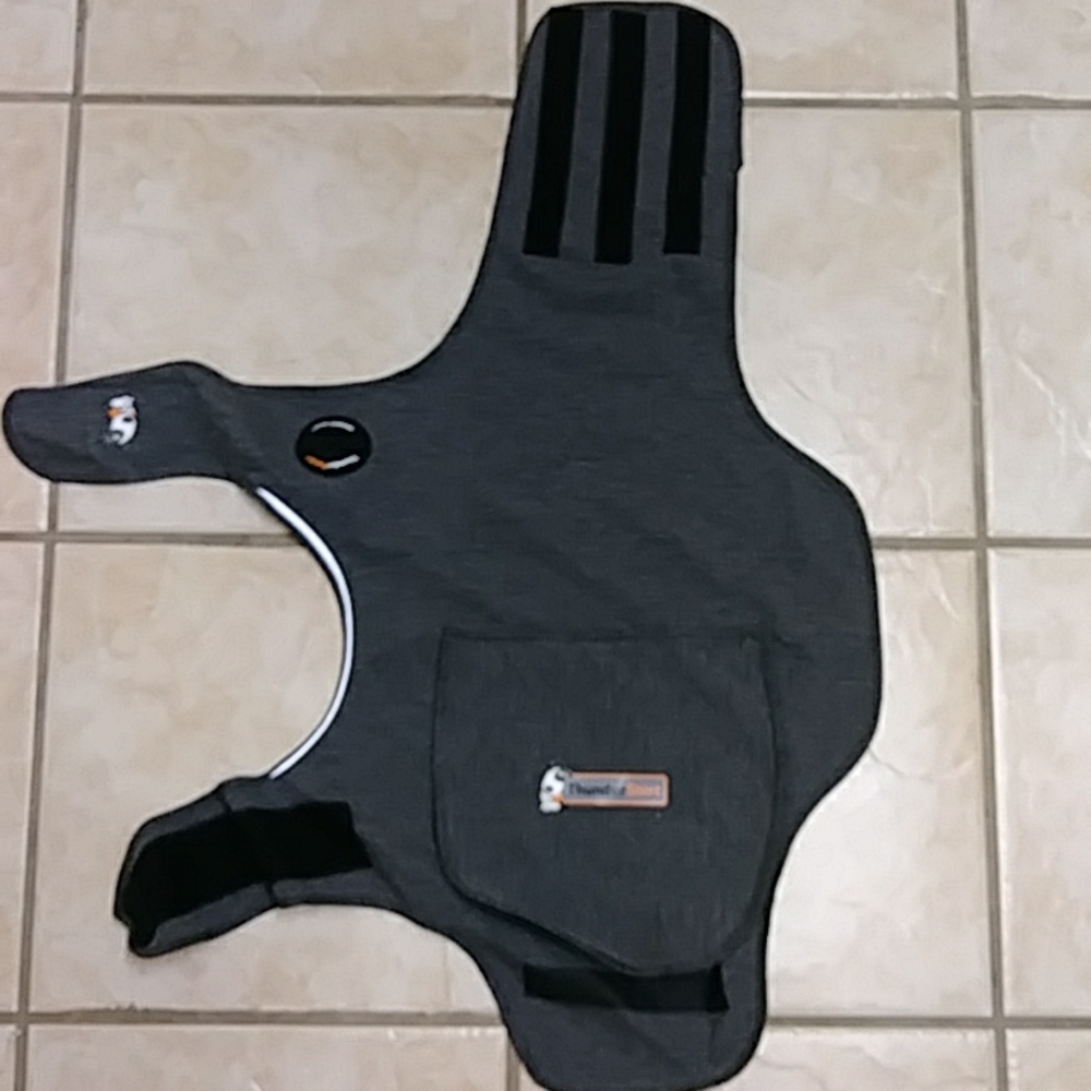 Thundershirt for dogs sz MED anxiety vest